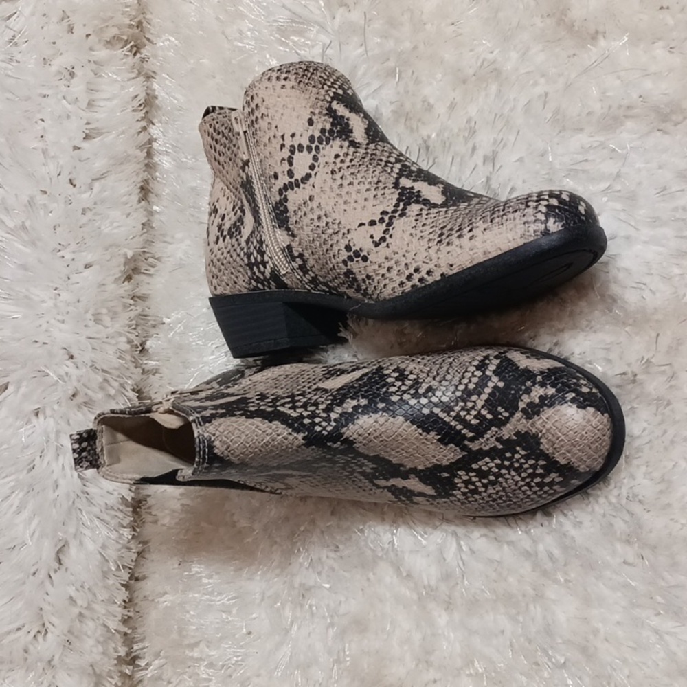 SO Faux snakeskin Booties 7.5 with memory foam.  New never worn